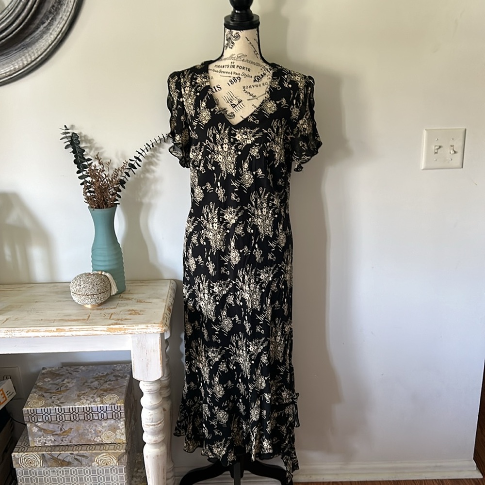 T & Company Y2K Flutter Sleeve Floral Midi Dress Women's size M/L